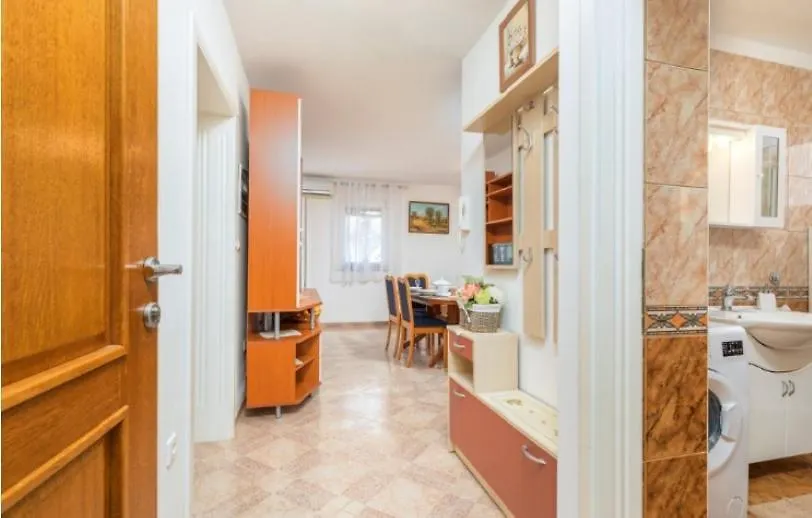 Apartments With A Parking Space Fazana - 19494